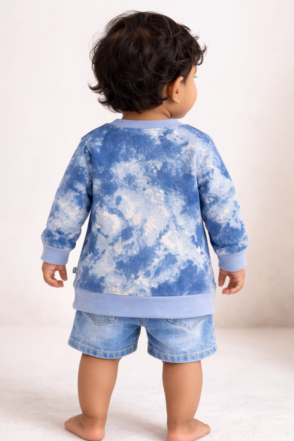 Cozy Clouds Unisex Tie-Dye Sweatshirt (Blue & White)