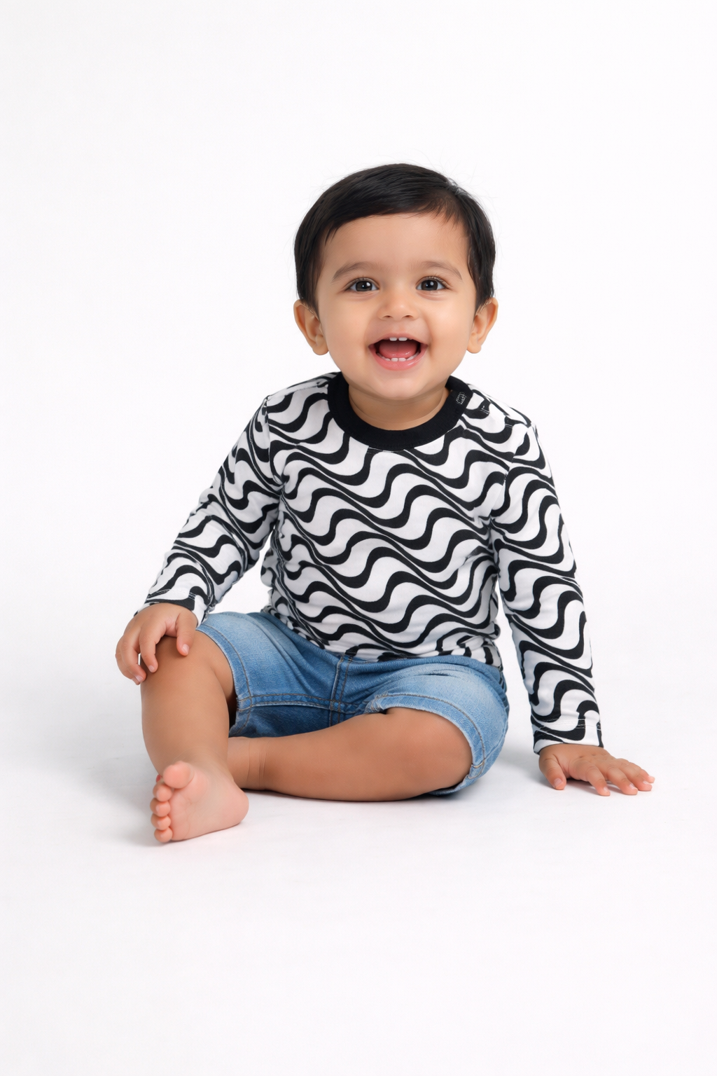 Boys Black & White Wave Print Full Sleeve T-Shirt