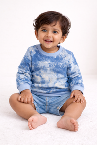 Cozy Clouds Unisex Tie-Dye Sweatshirt (Blue & White)